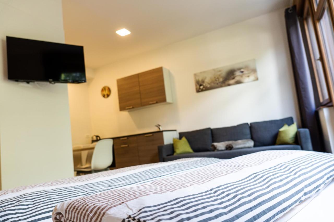 Flow Apartments Winkel Studio Merano Bagian luar foto