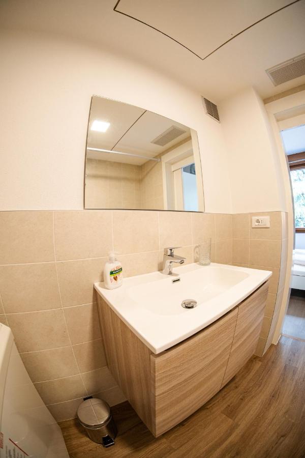 Flow Apartments Winkel Studio Merano Bagian luar foto