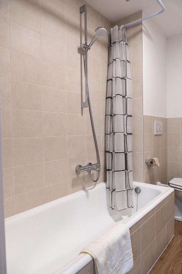Flow Apartments Winkel Studio Merano Bagian luar foto